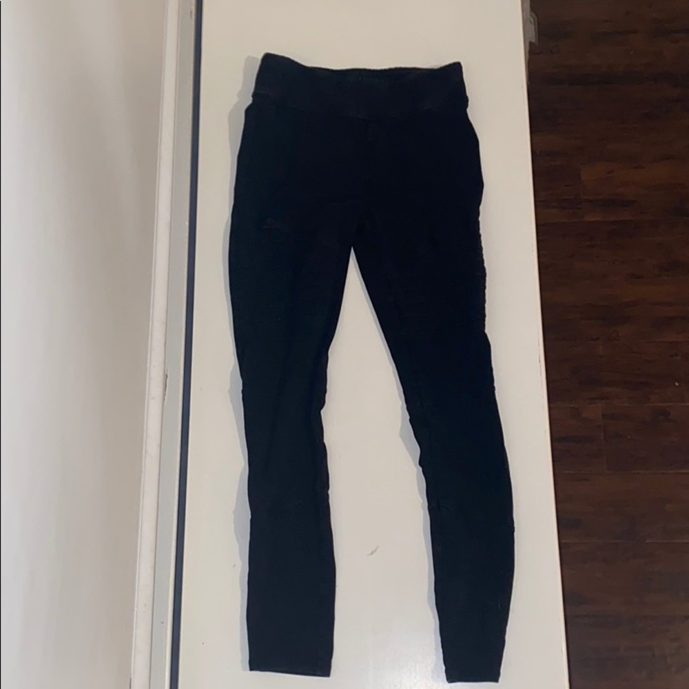 Cute textured leggings